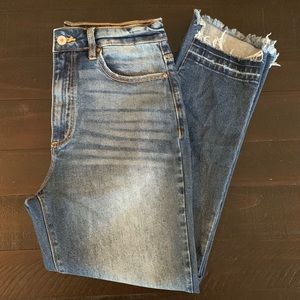 KanCan Estilo High Rise Straight Cropped Distressed Jeans